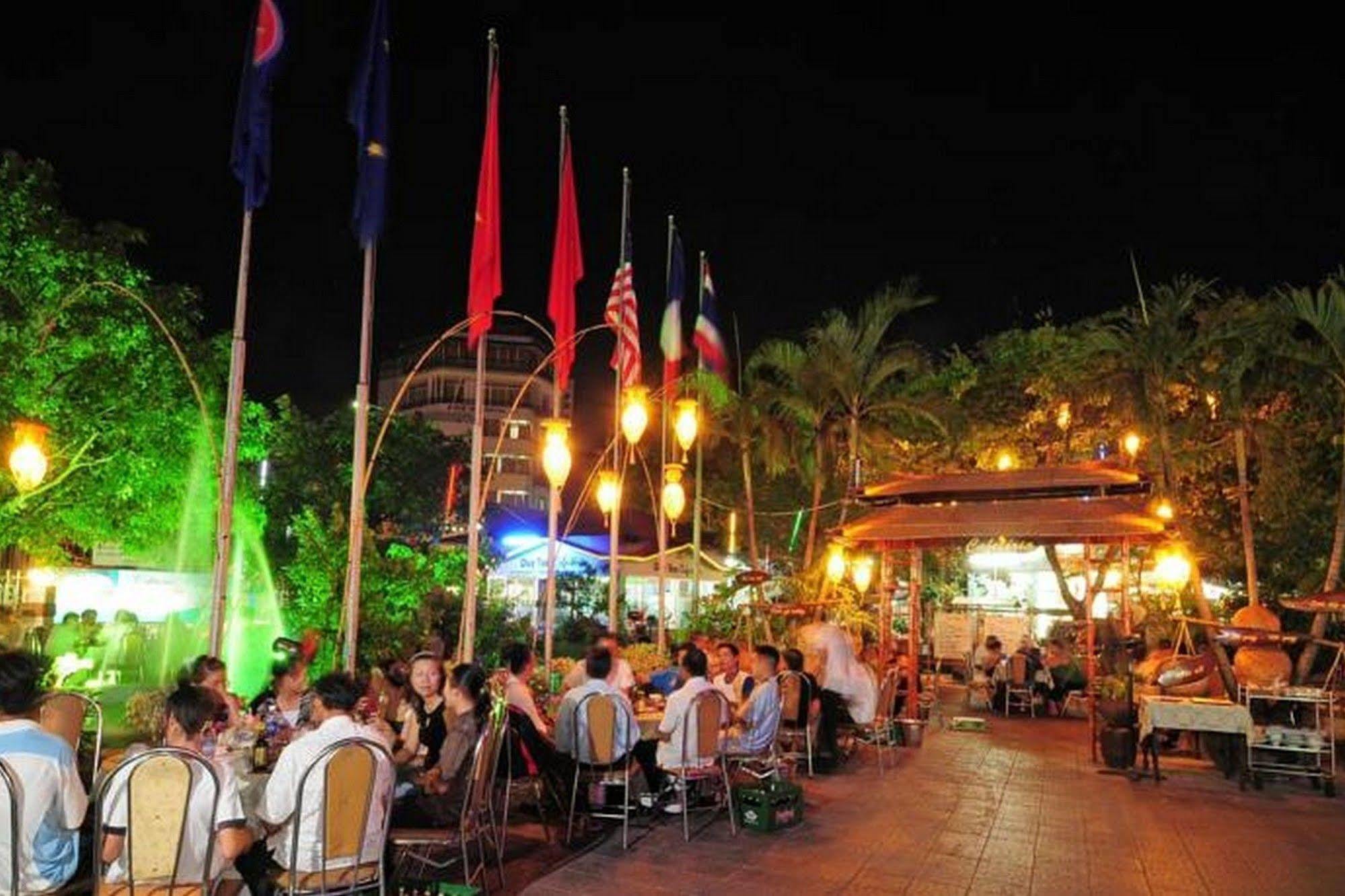 Duy Tan Hotel Hue Bagian luar foto